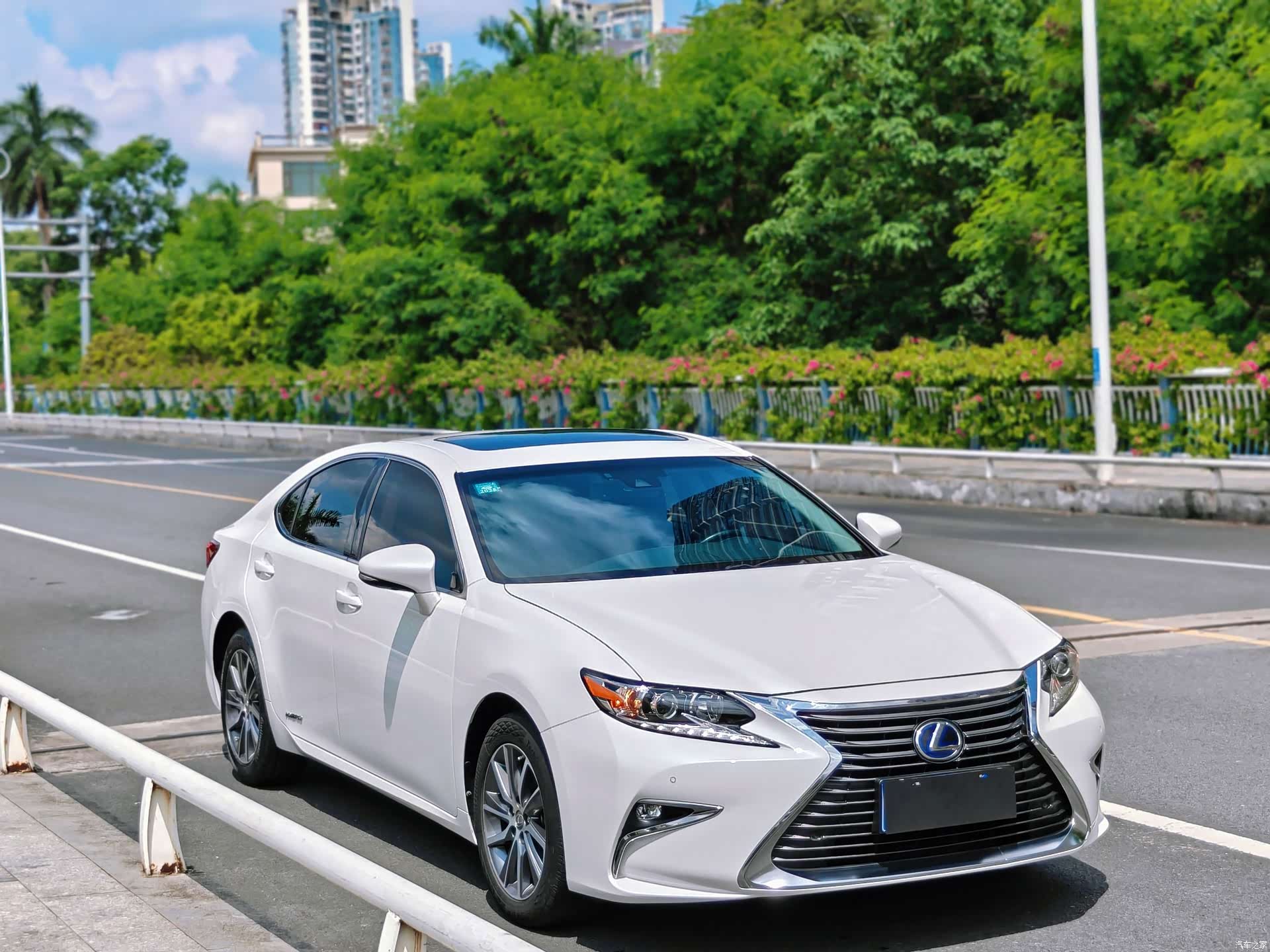 Lexus ES, 2017 1