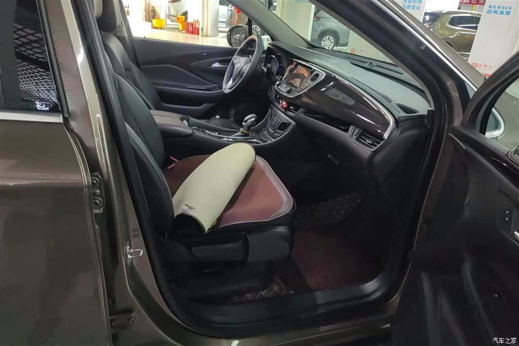Buick Envision Plus, 2019 8