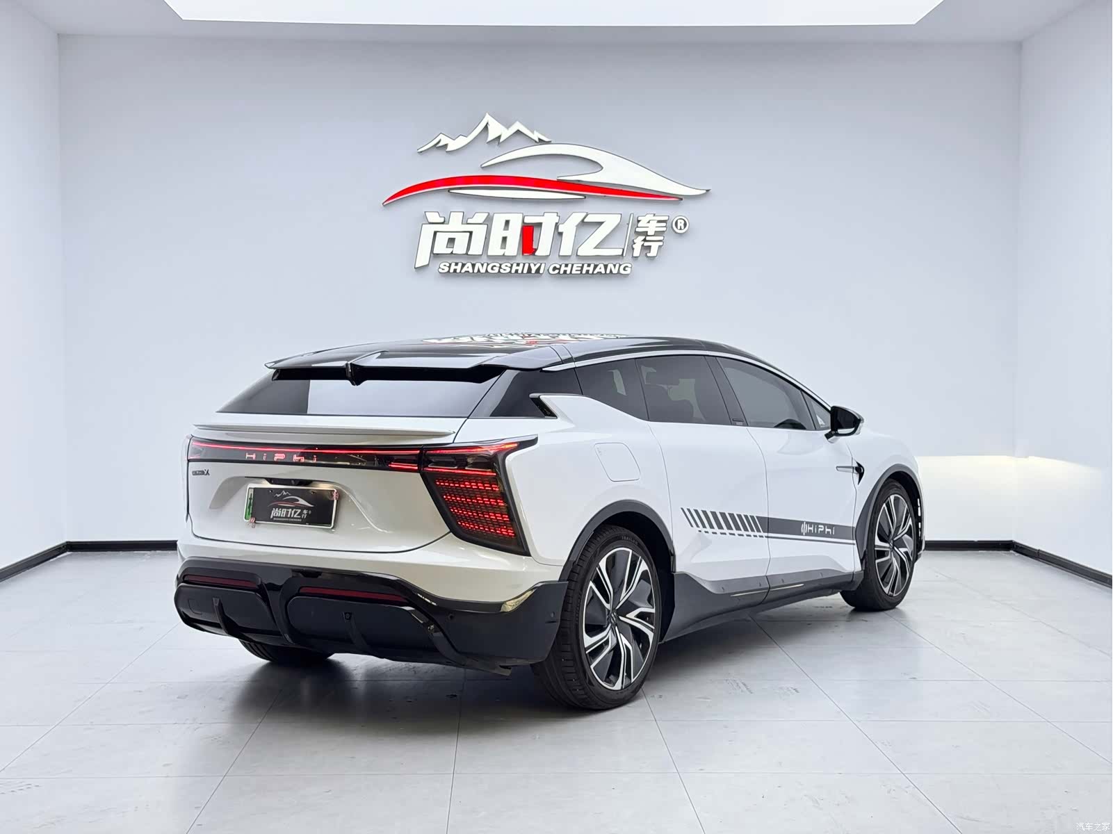 HiPhi X, 2024 7