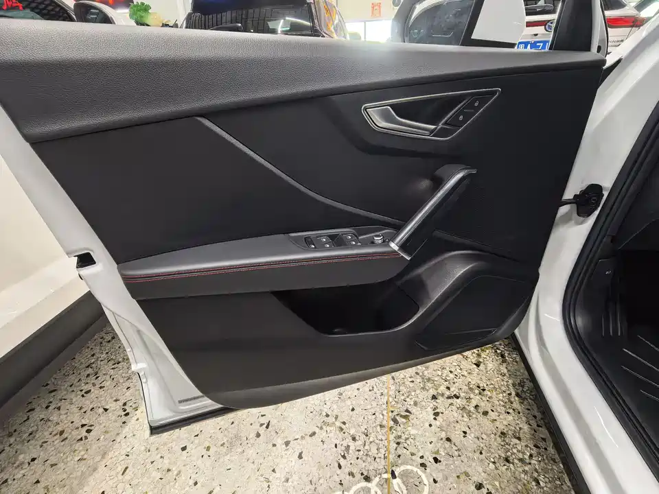 Audi Q2L Audi Q2L
