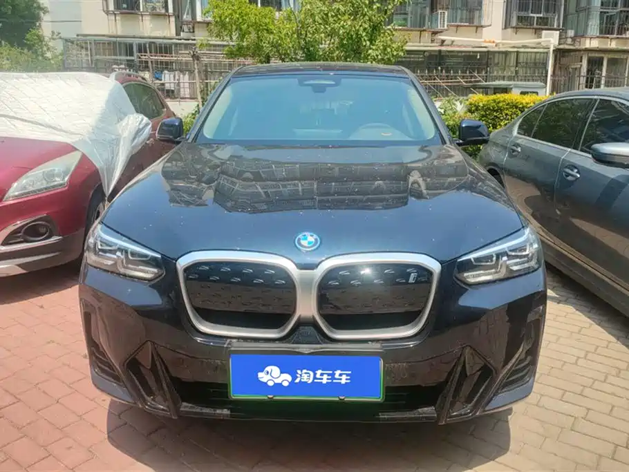 BMW iX3