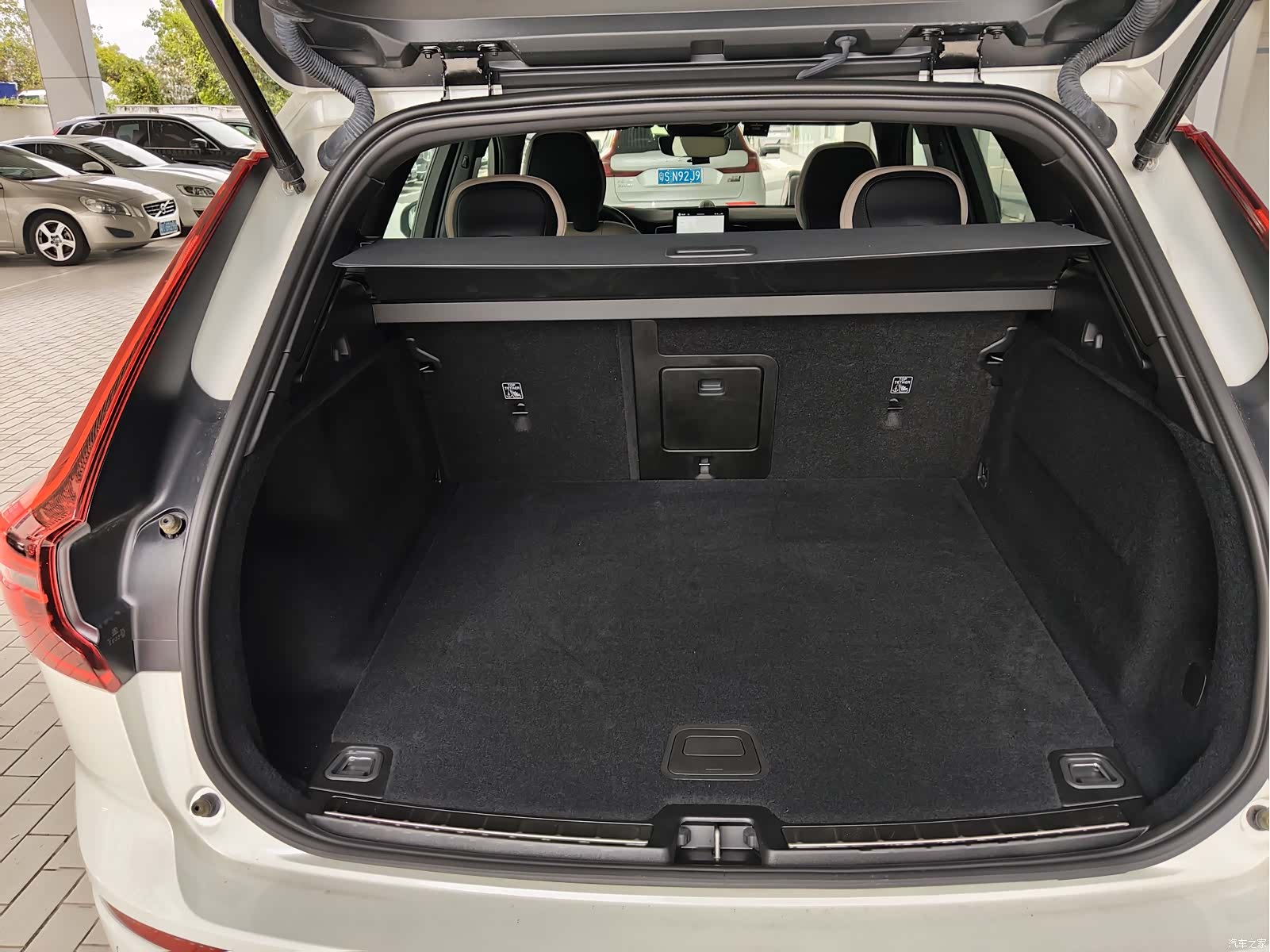 Volvo XC60, 2025 8