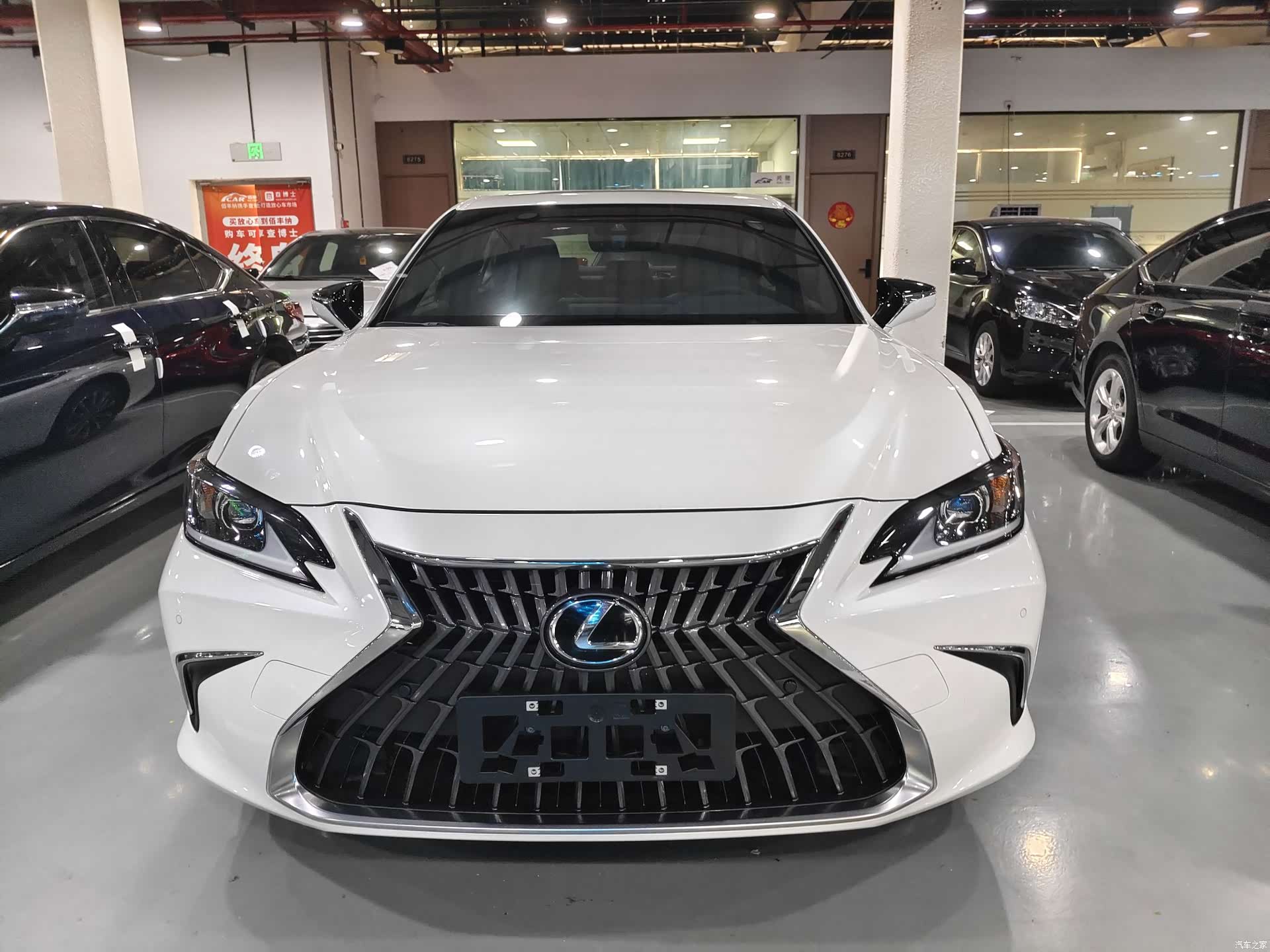 Lexus ES, 2023 2