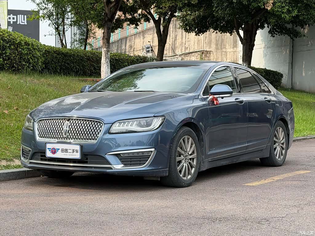 Lincoln MKZ, 2018 1