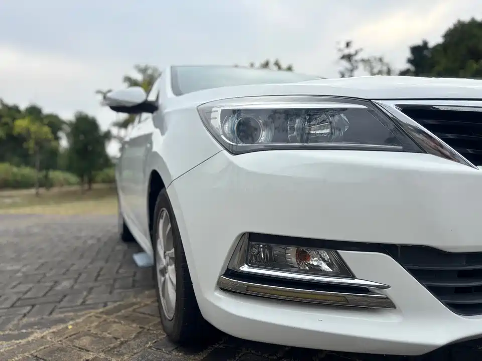 Changan Yuexiang V7