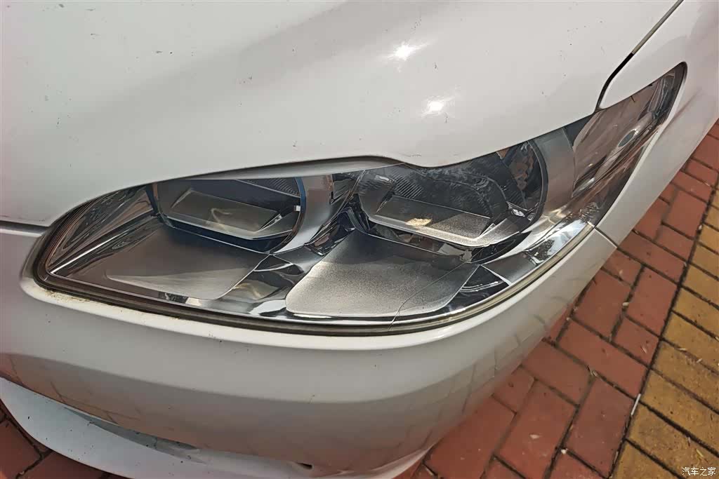 Peugeot 301, 2016 все фото