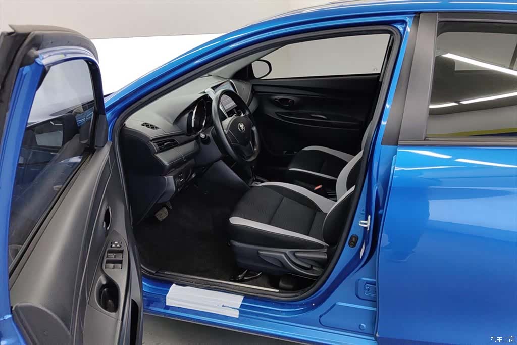 Toyota YARiS L, 2020 9