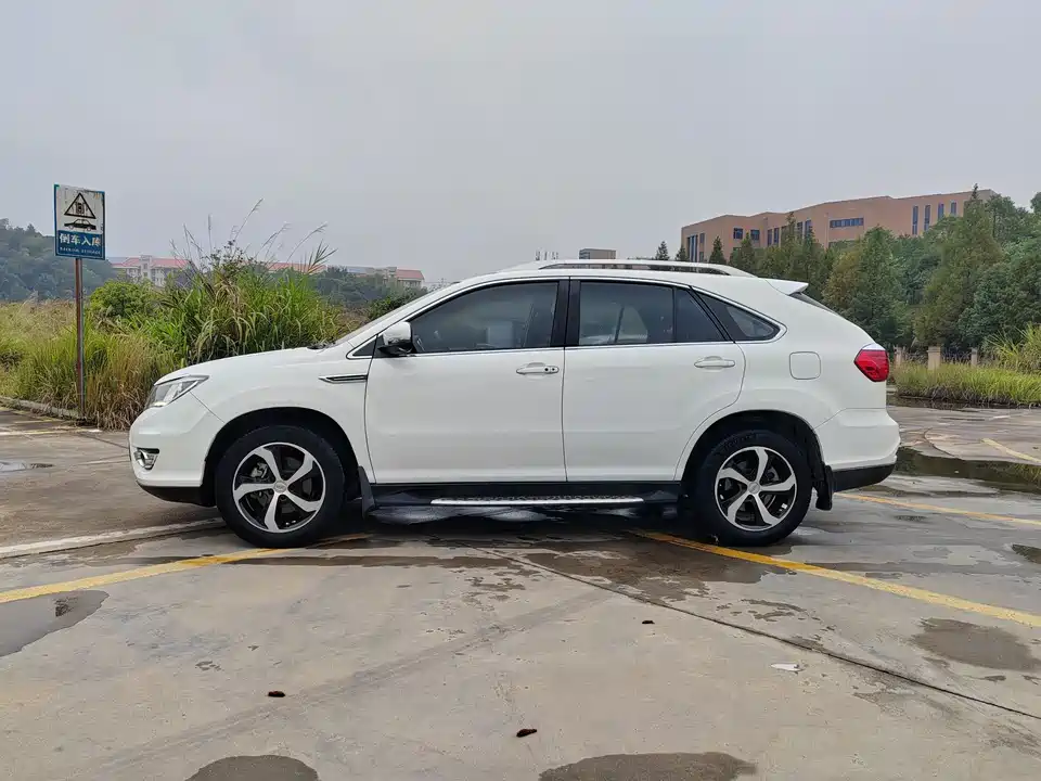 BYD S7