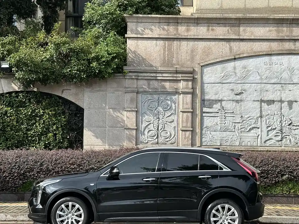 Cadillac XT4