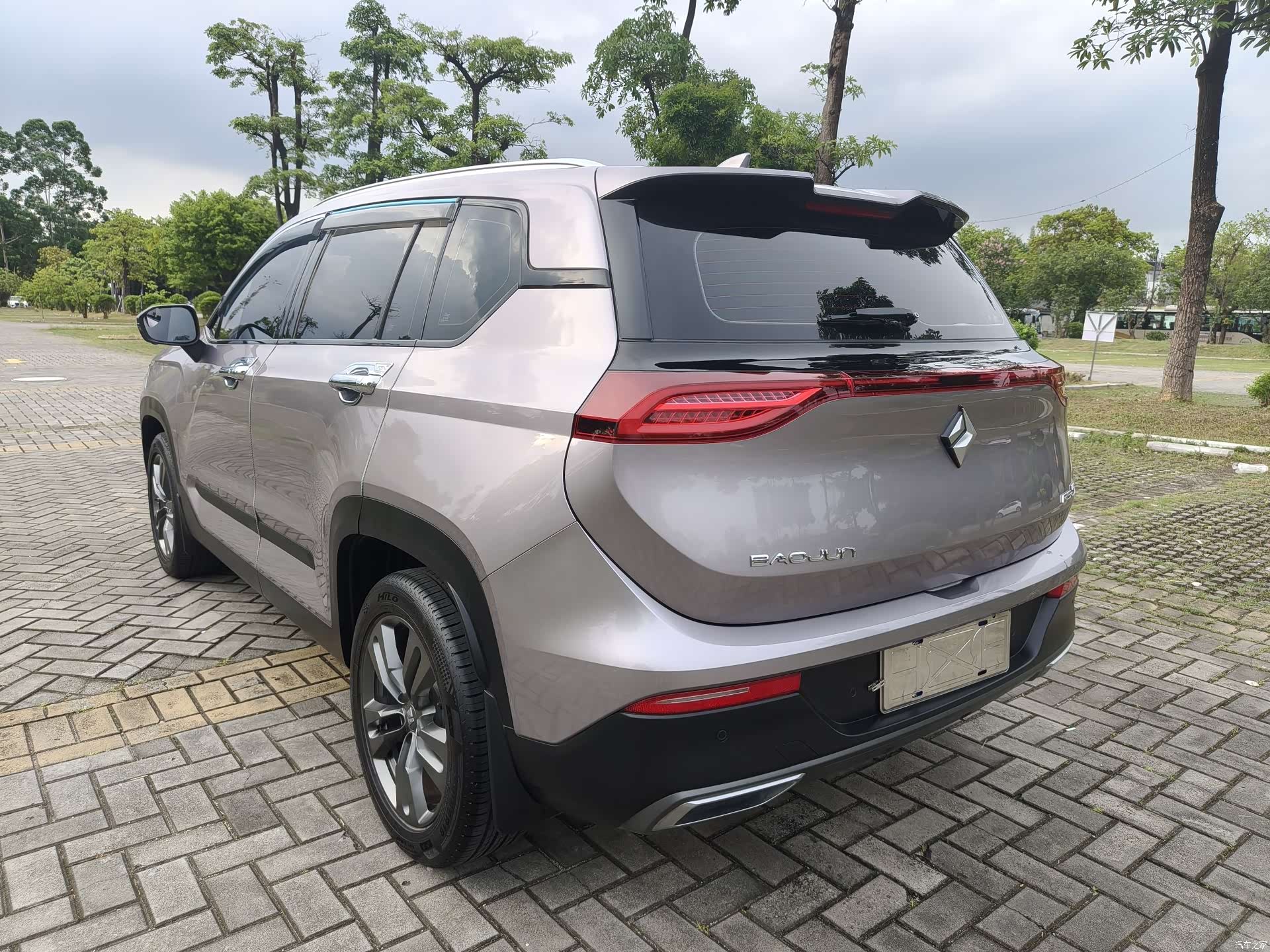 Wuling RS-5, 2019 6
