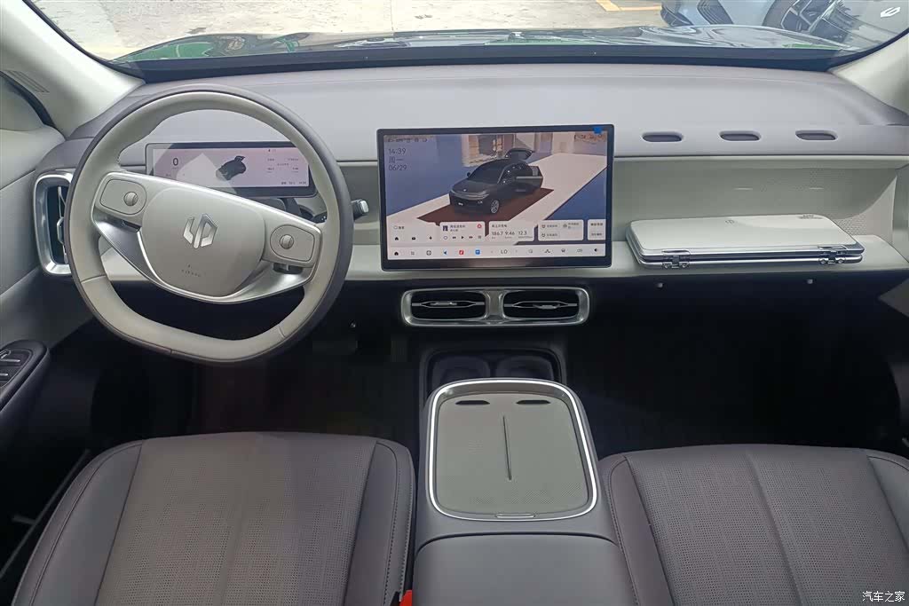 Leapmotor B10, 2025 12