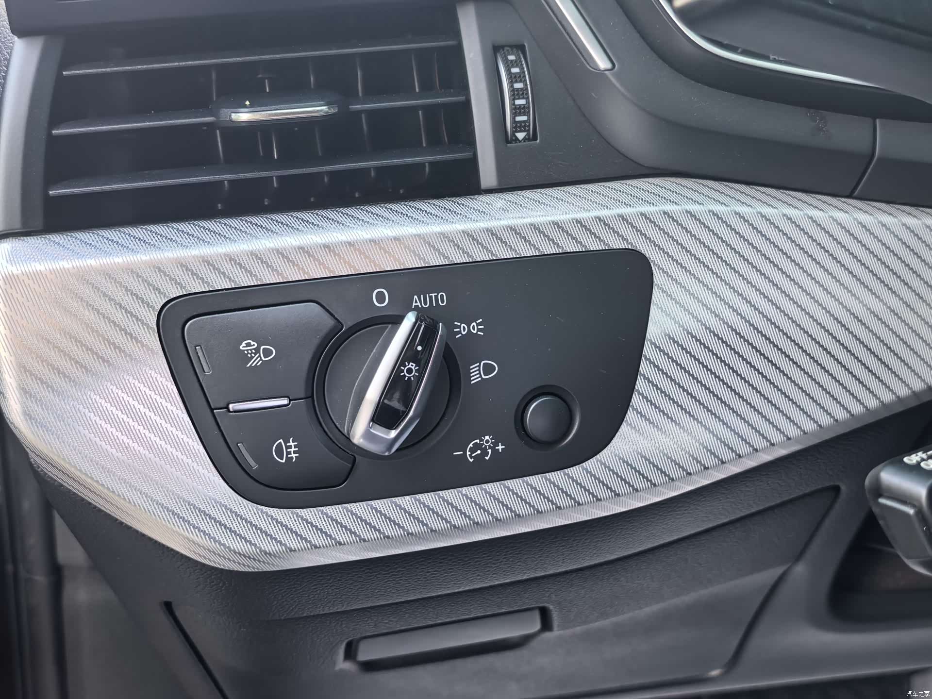 Audi A4L, 2017 16
