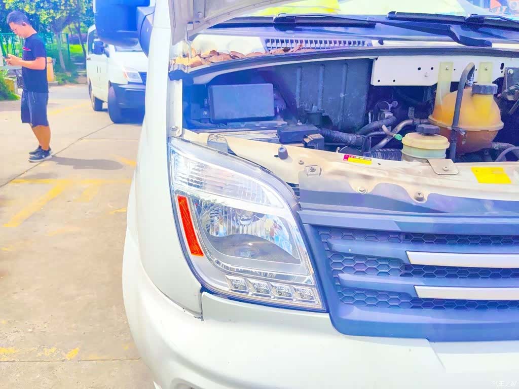Maxus V80, 2022 21