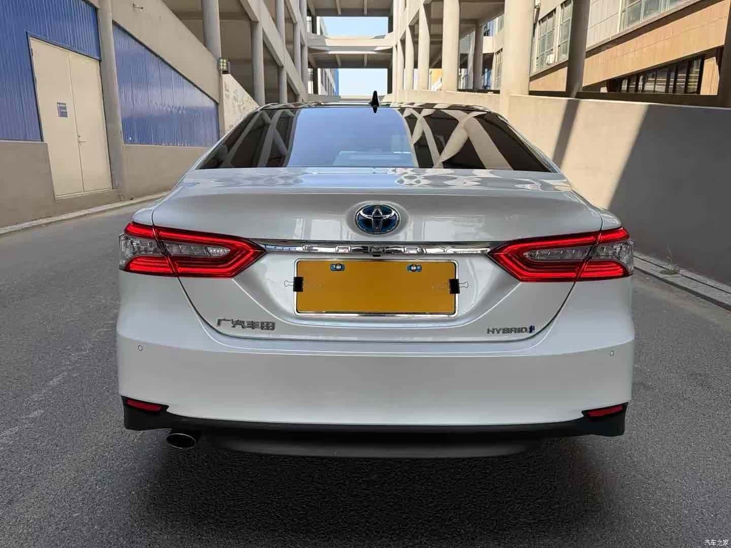 Toyota Camry, 2023 все фото