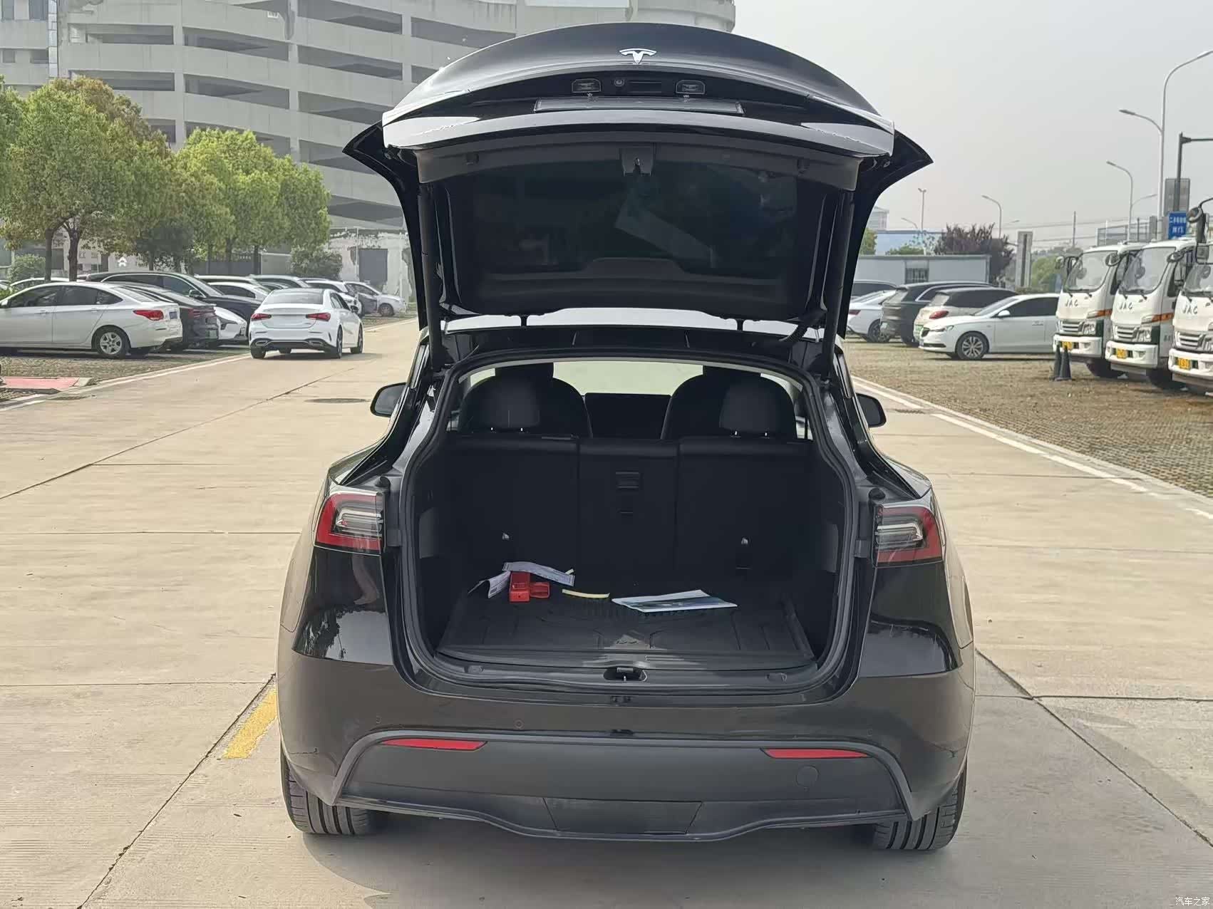 Tesla Model Y, 2021 9