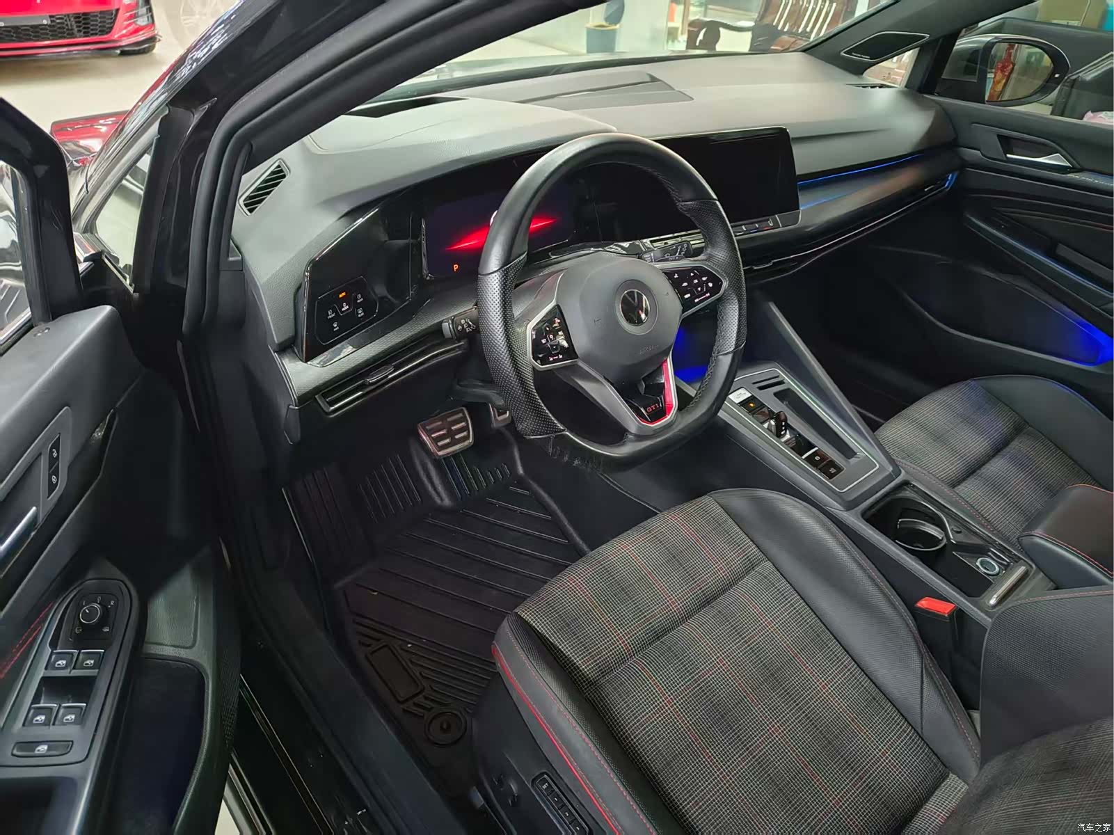 Volkswagen Golf, 2022 все фото