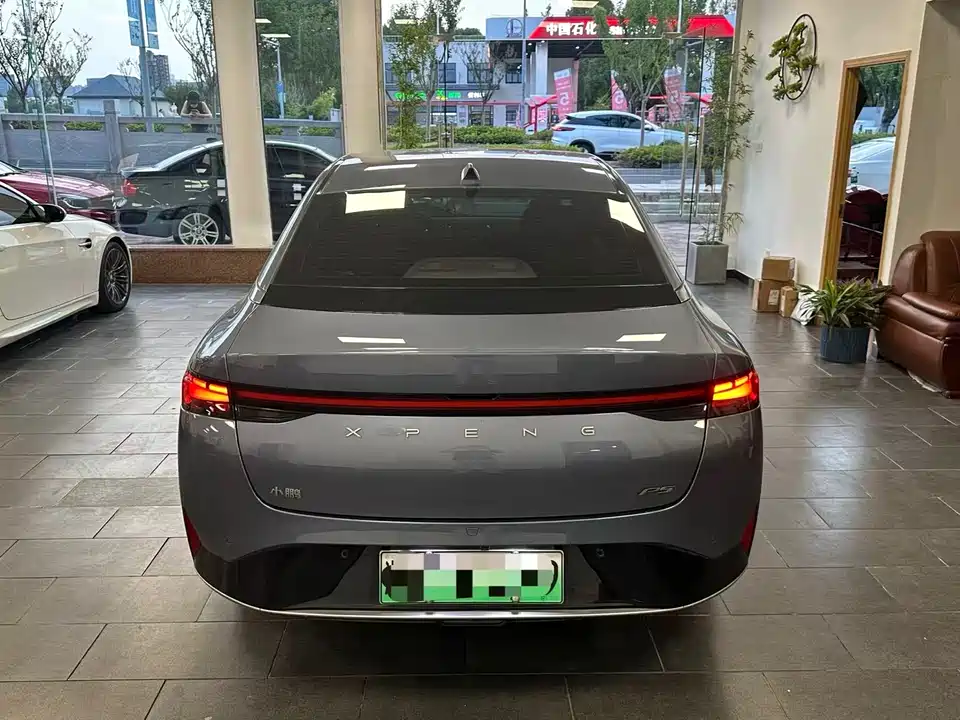 XPENG P5