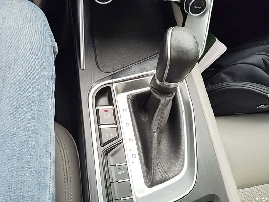 Geely Binray, 2018 14