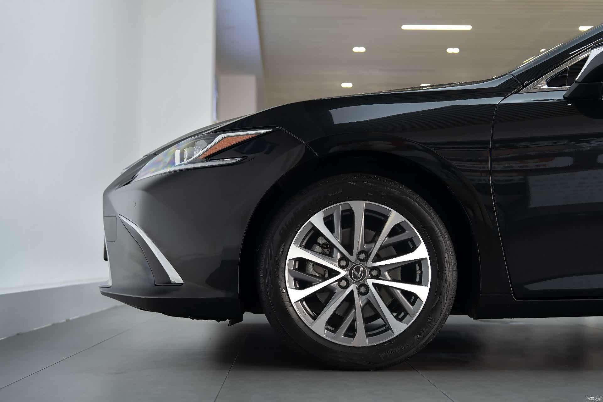 Lexus ES, 2023 10