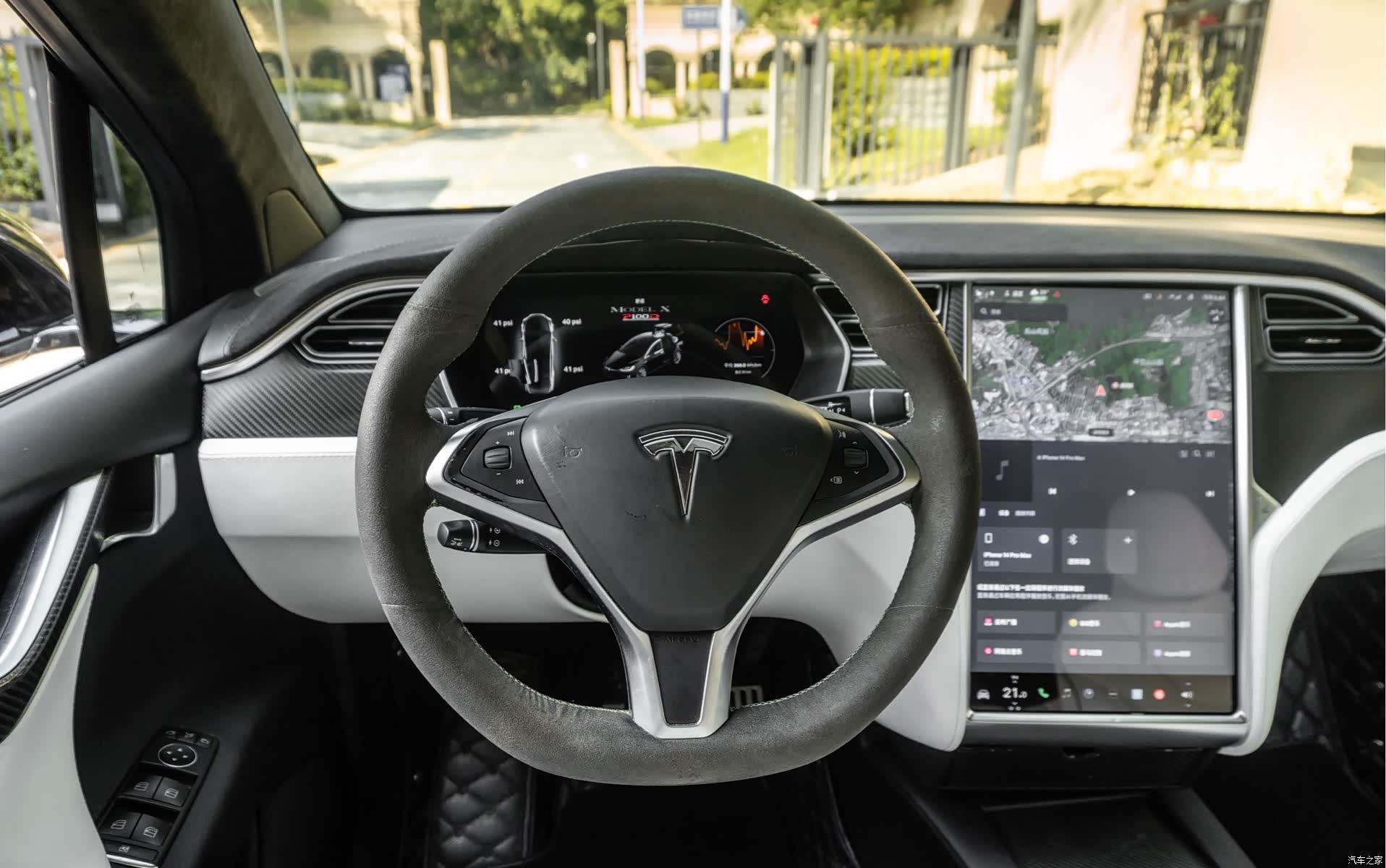 Tesla Model X, 2017 11