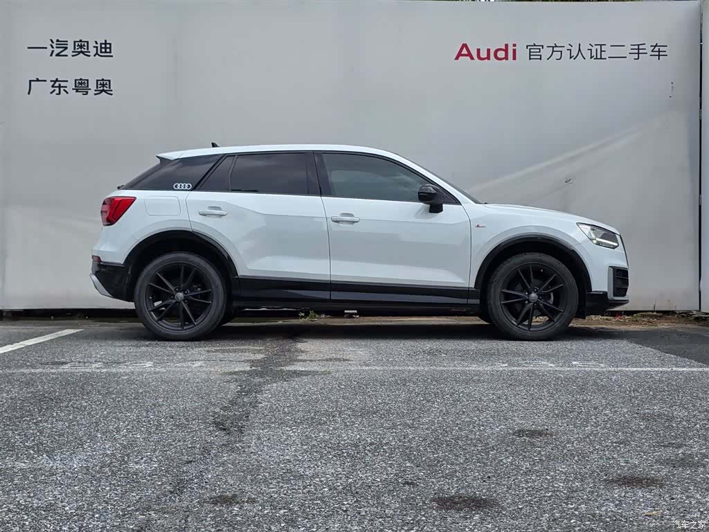 Audi Q2L, 2021 3