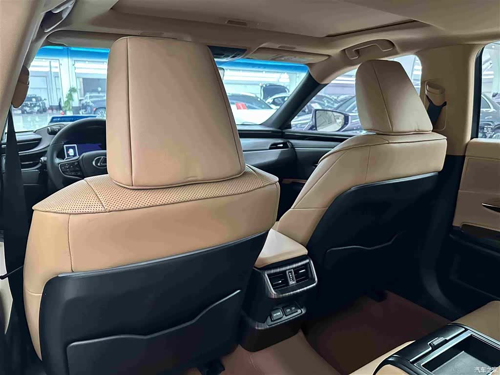 Lexus ES, 2024 11