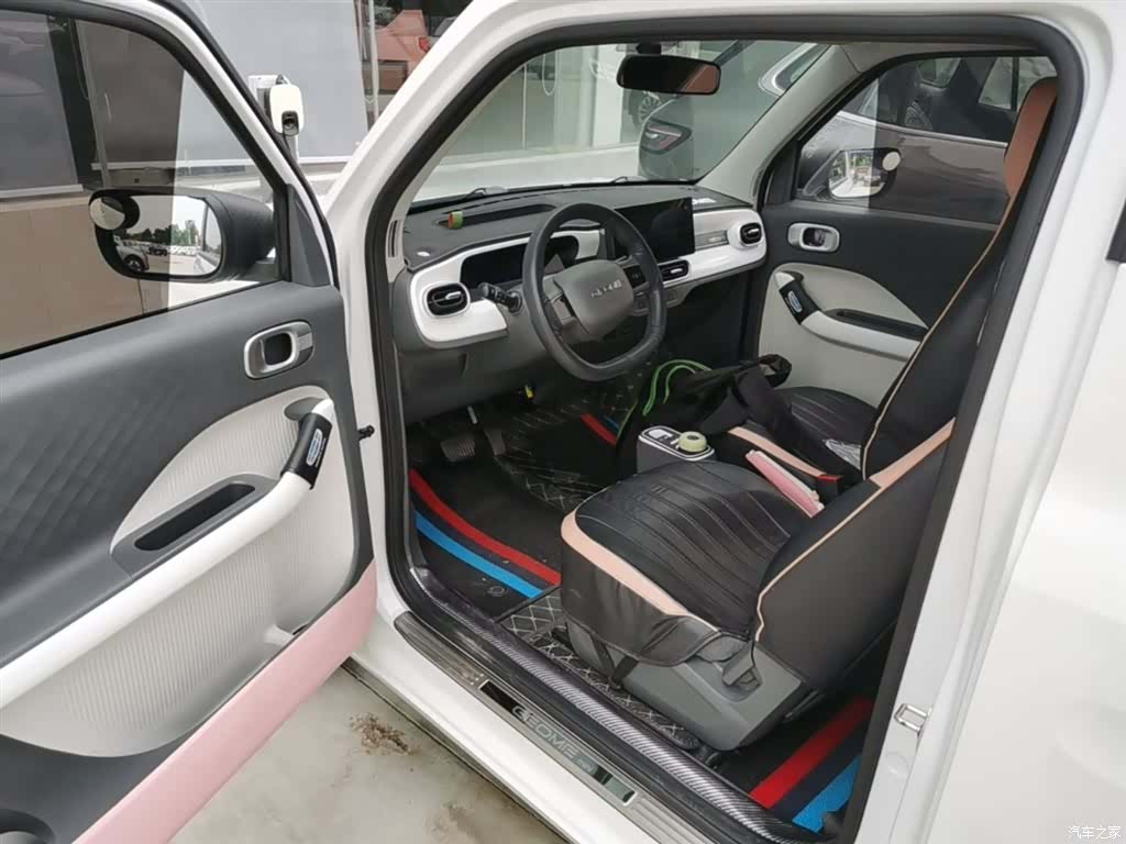 Geely Panda, 2025 16