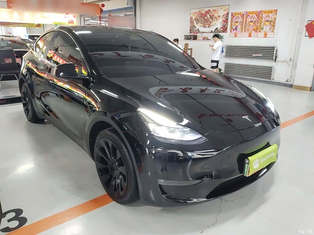 Tesla Model Y, 2023 4