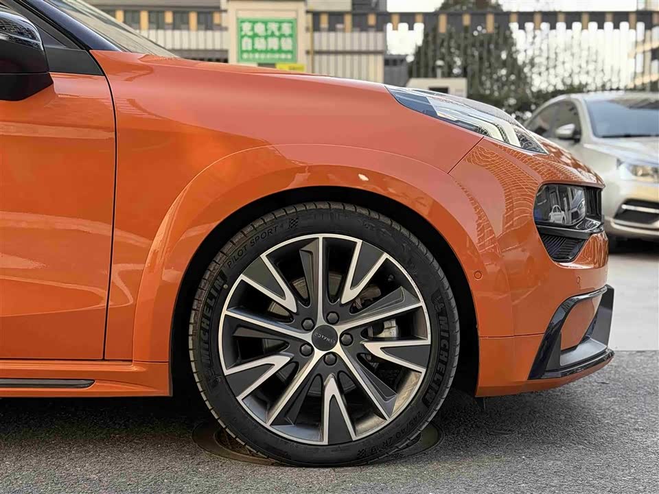 Lynk & Co 02 Hatchback