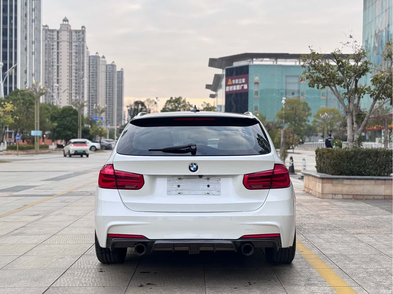 BMW 3 Series, 2017 все фото