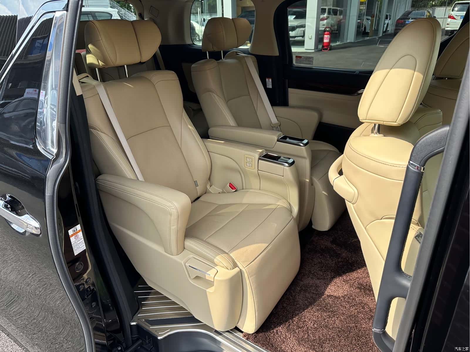 Toyota Alphard, 2018 13