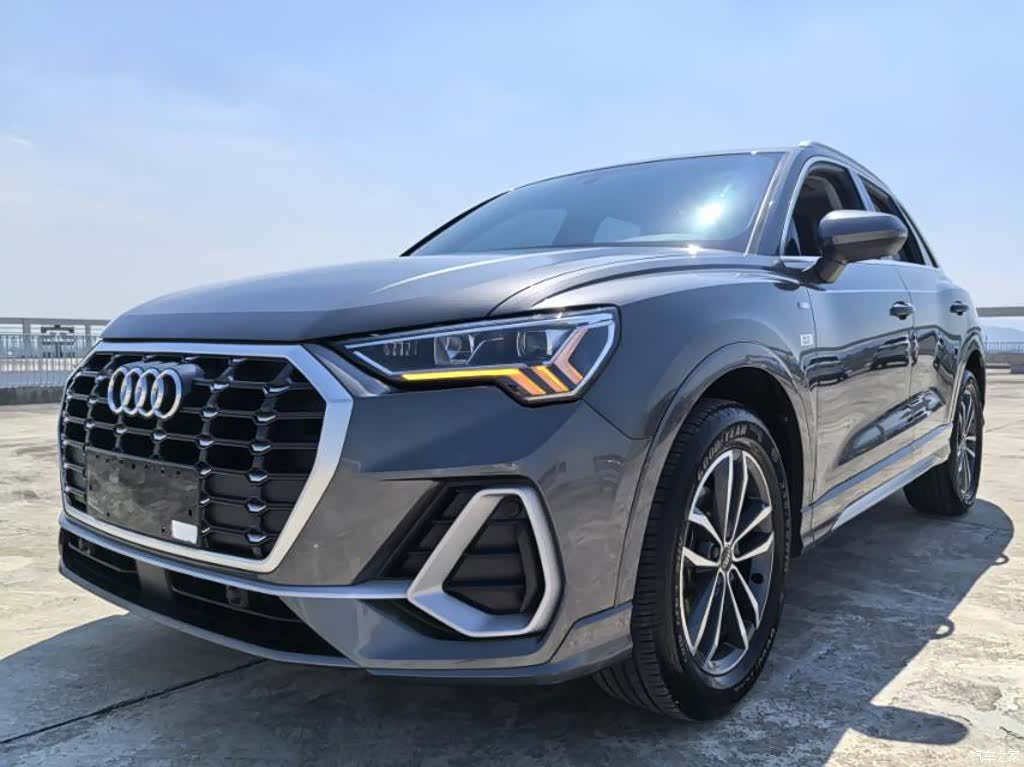 Audi Q3, 2022 2