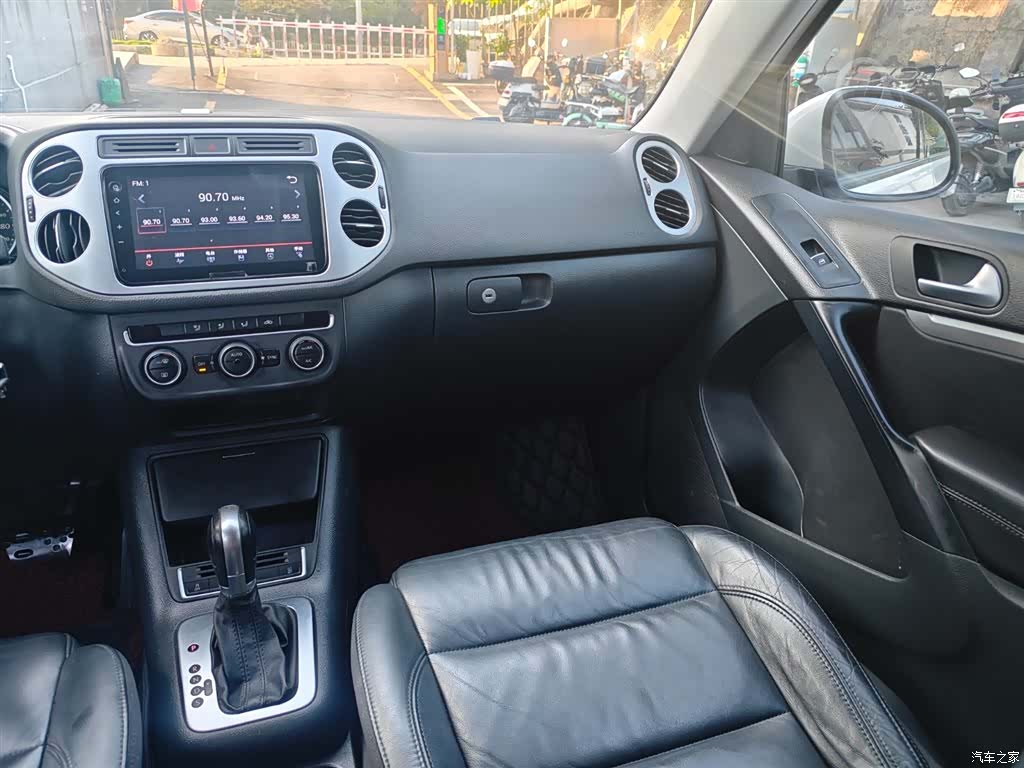 Volkswagen Tiguan, 2015 10