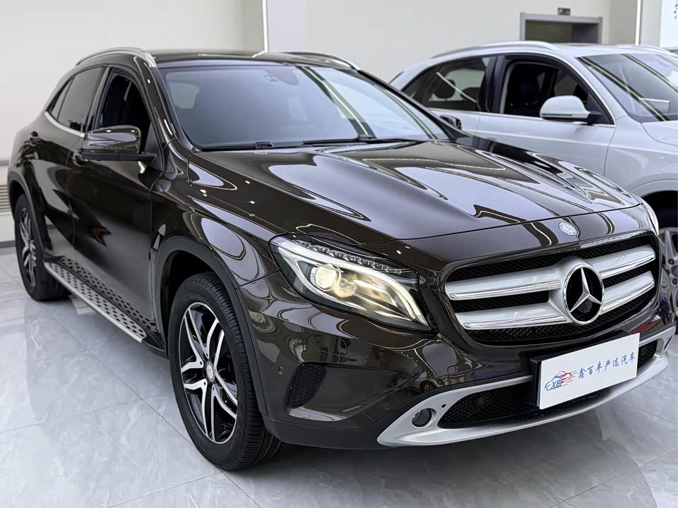 Mercedes-Benz GLA Mercedes-Benz GLA