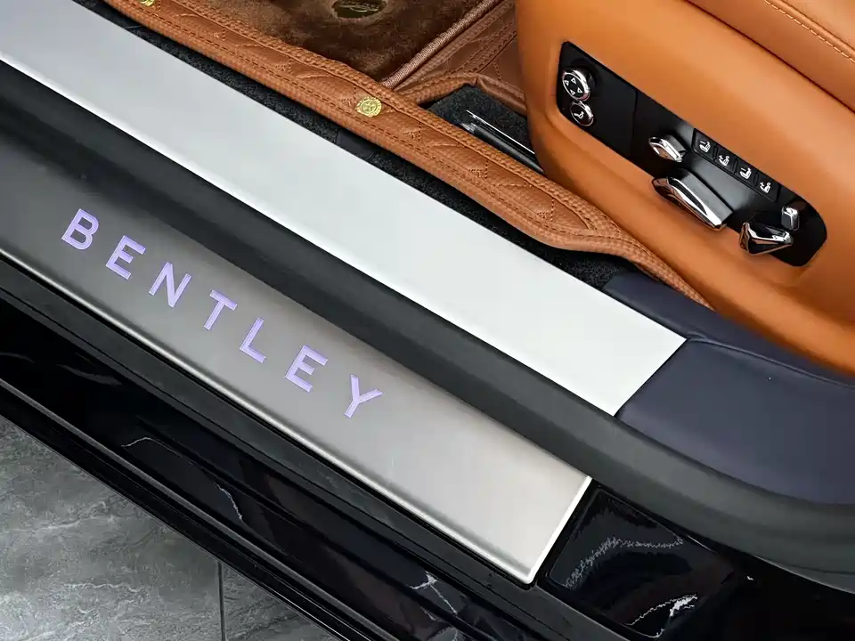 Bentley Flying