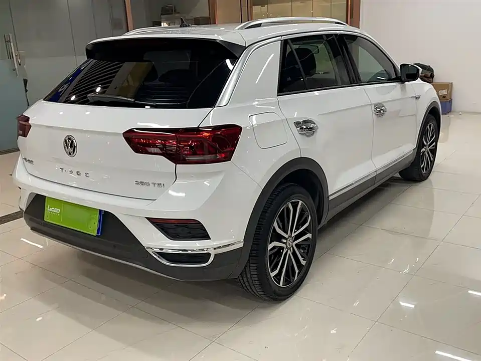 Volkswagen T-ROC exploring Songs