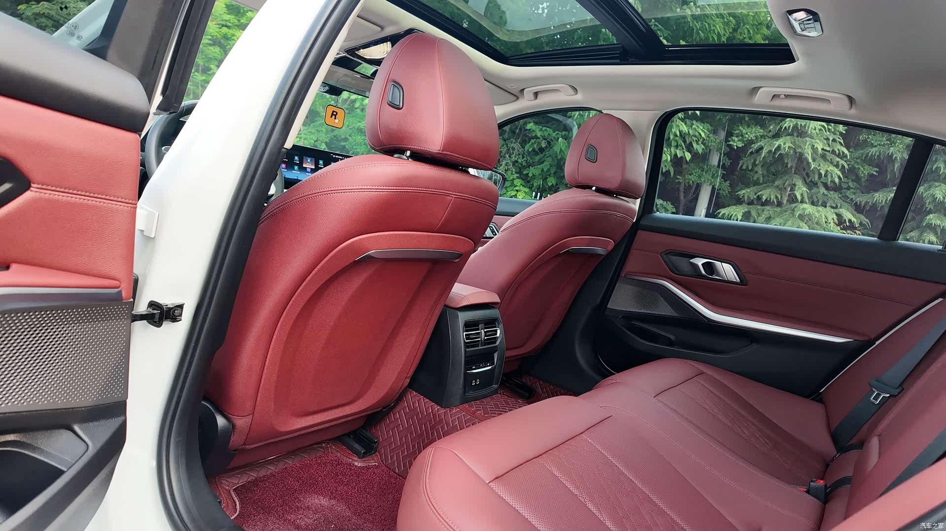 BMW 3 Series, 2023 10