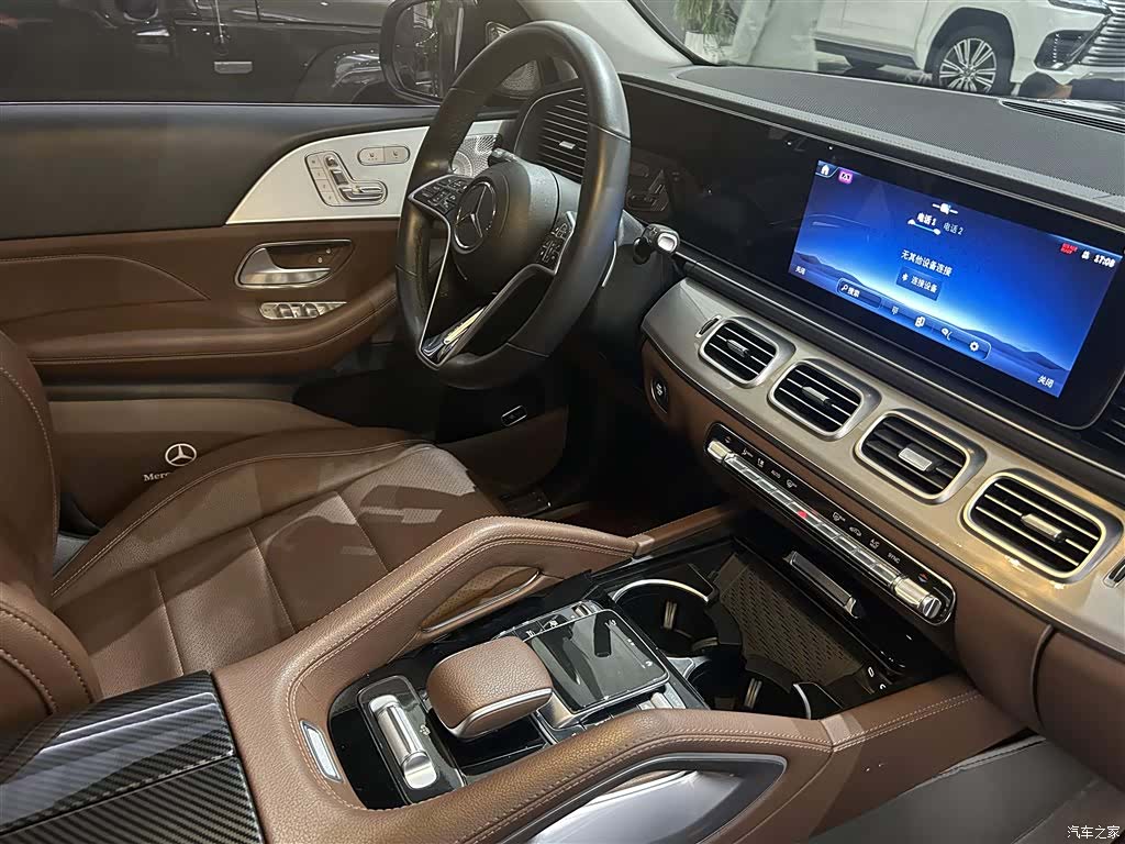 Mercedes-Benz GLS, 2024 14