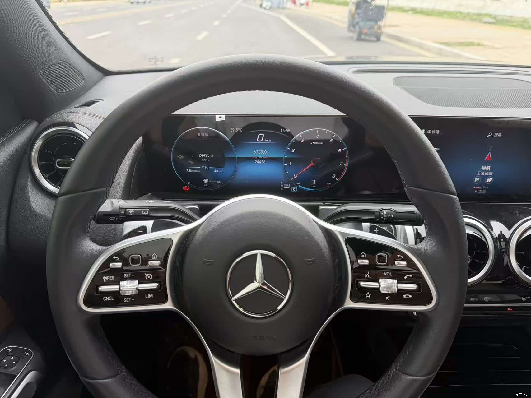 Mercedes-Benz GLB, 2022 6
