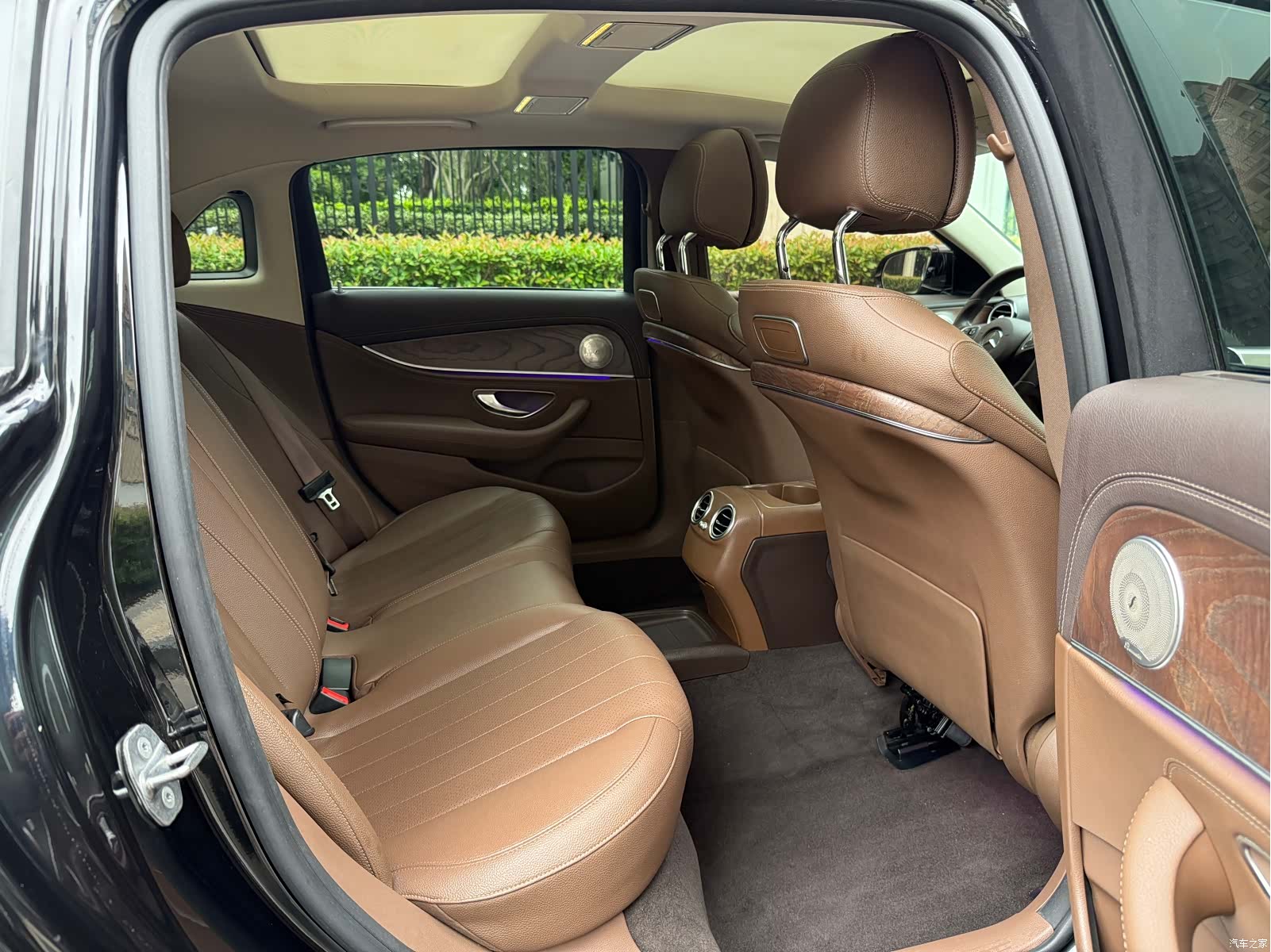 Mercedes-Benz E-Class, 2017 11