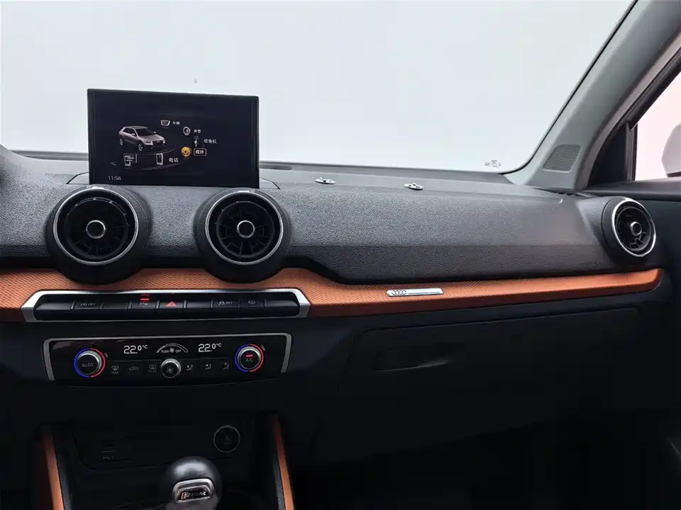 Audi Q2L Audi Q2L