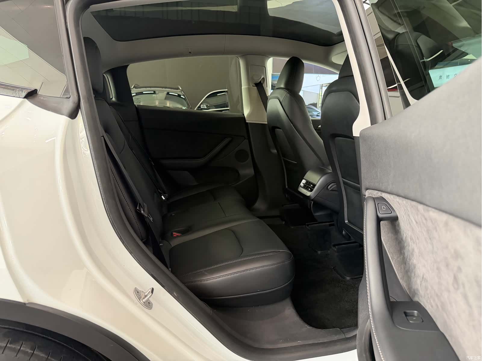 Tesla Model Y, 2024 11