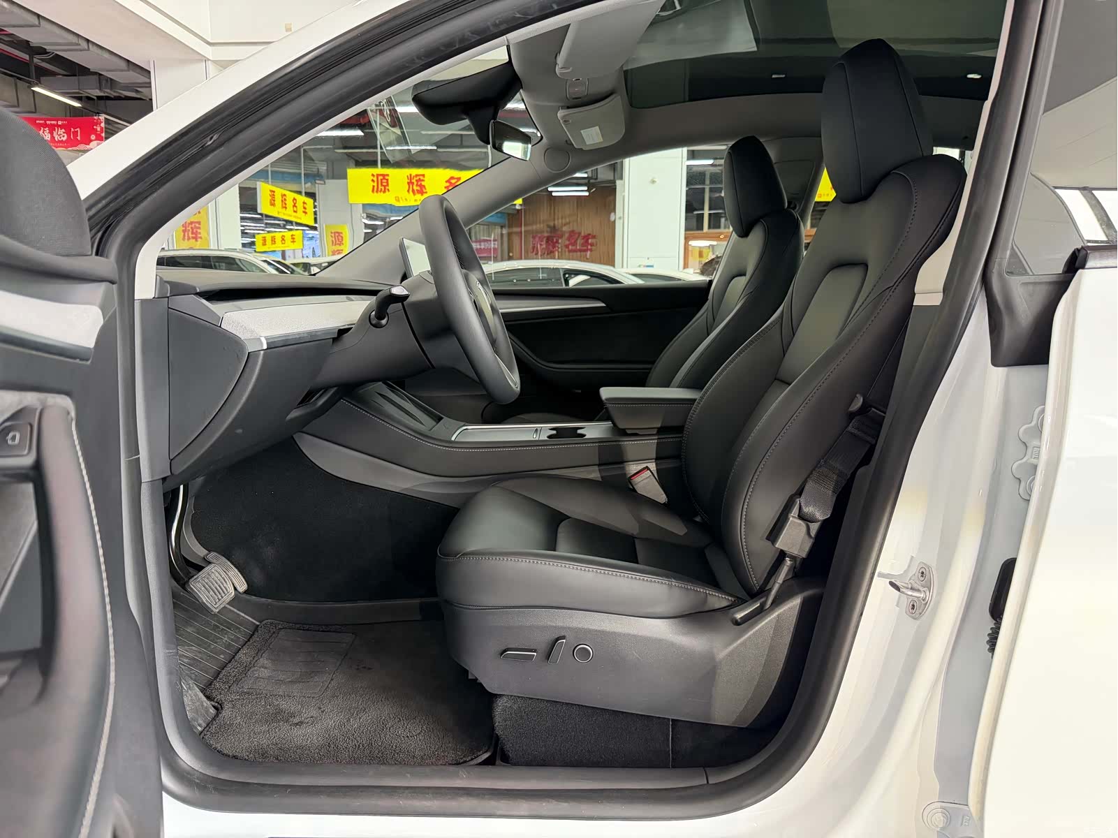 Tesla Model Y, 2024 8