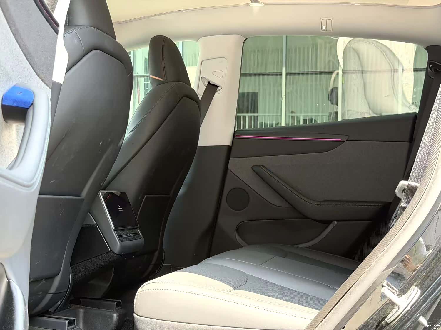 Tesla Model Y, 2025 все фото