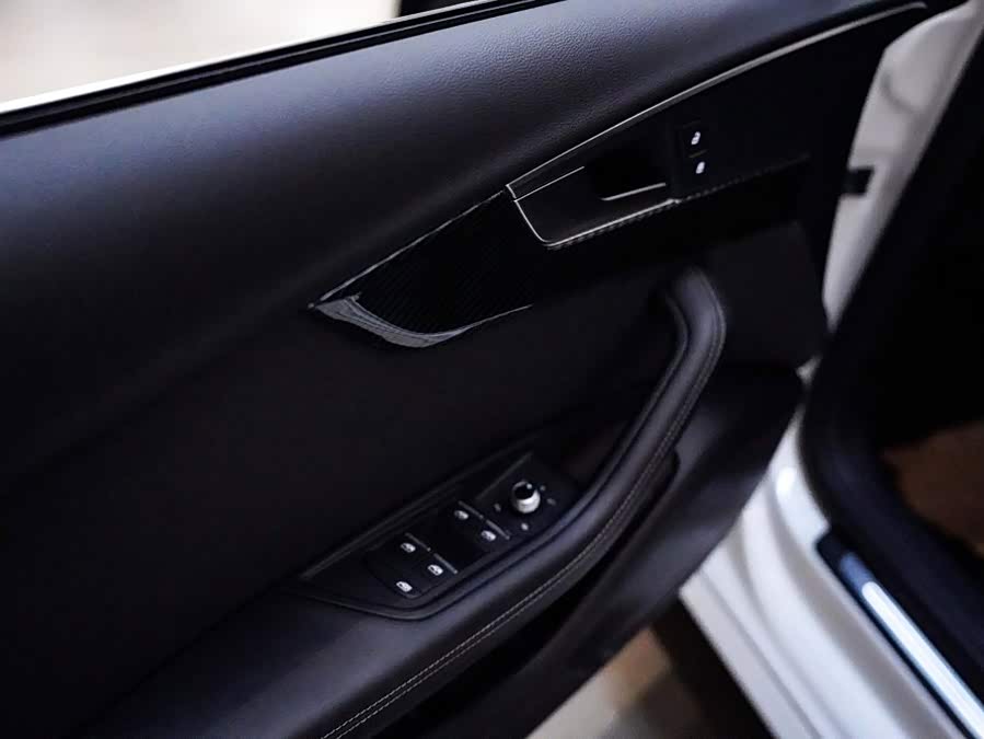 Audi A4L 2022, фото 8