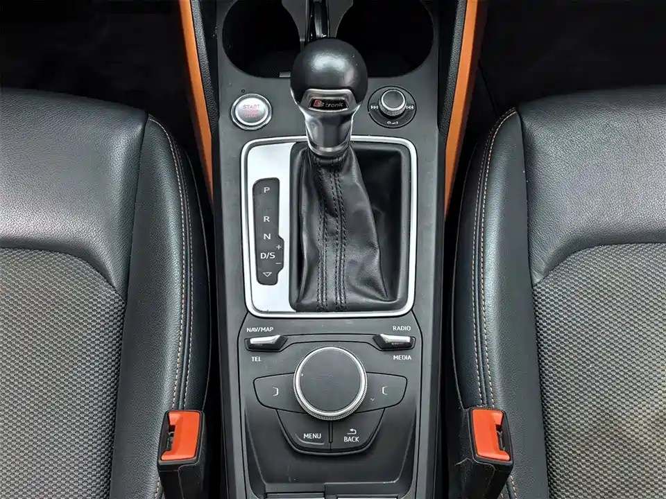 Audi Q2L Audi Q2L