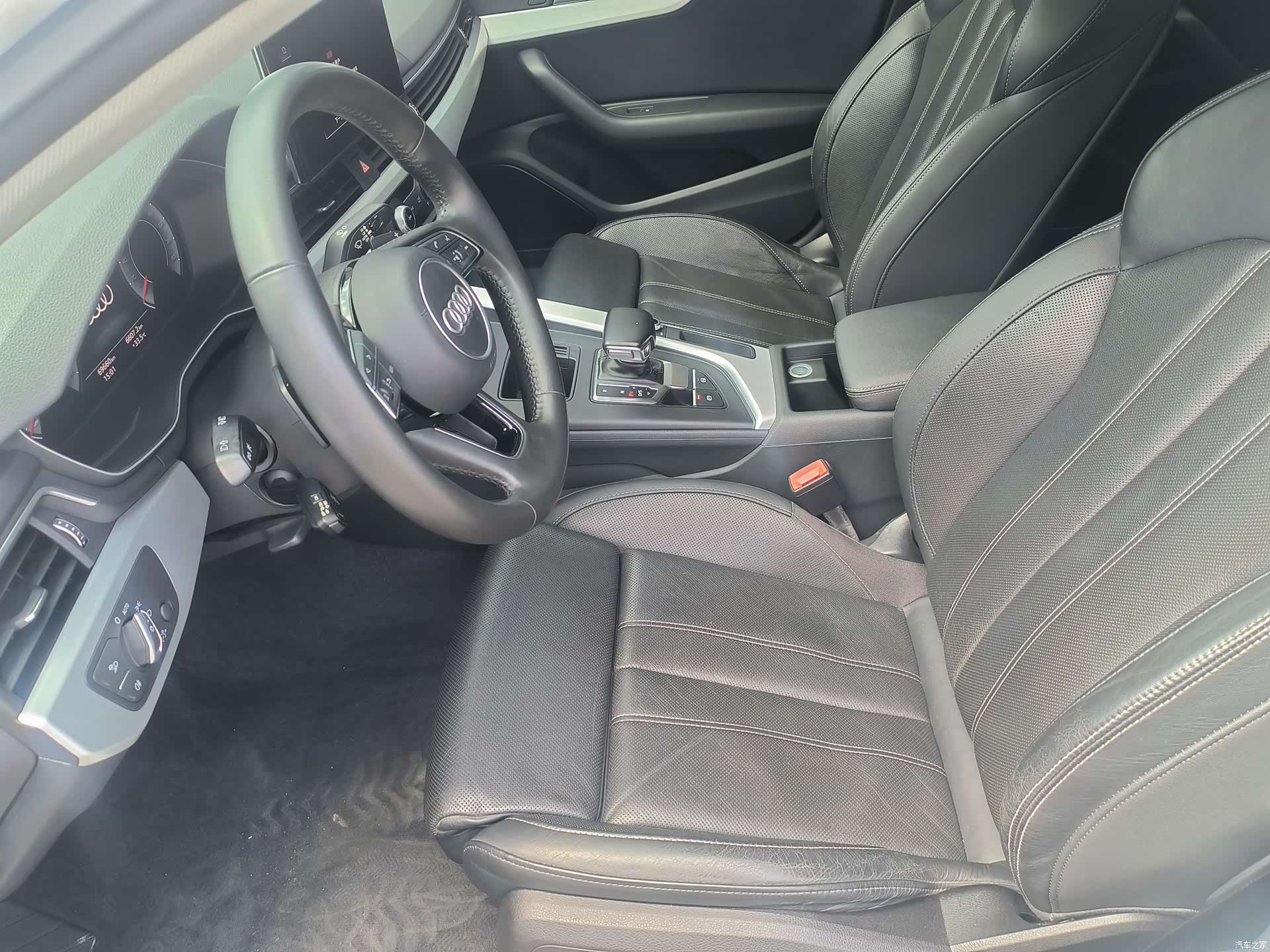 Audi A4L, 2020 все фото