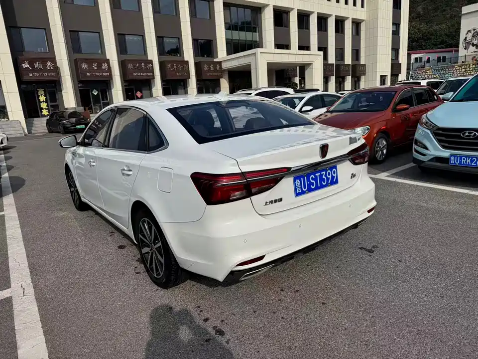 Roewe i6