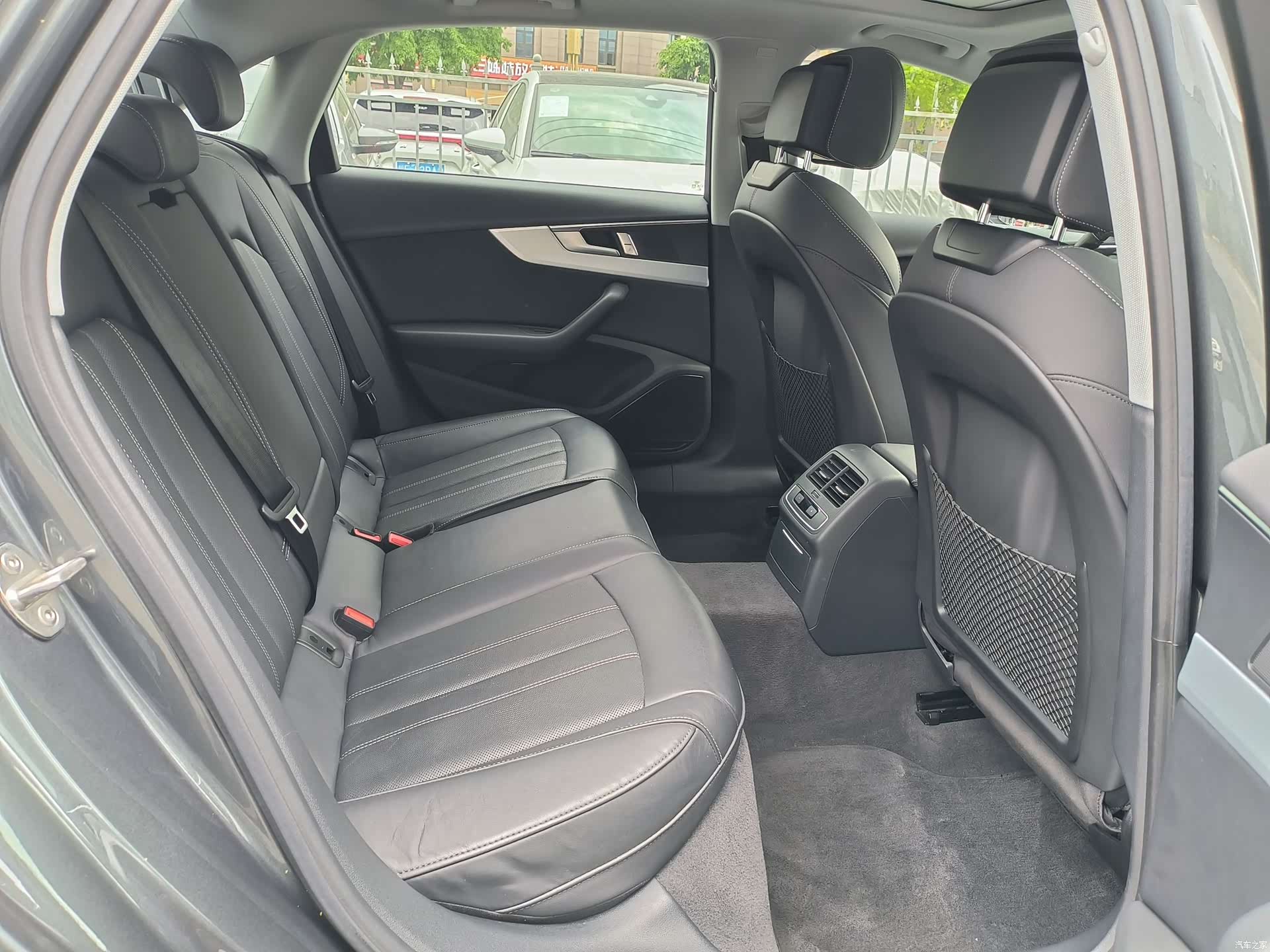 Audi A4L, 2024 все фото