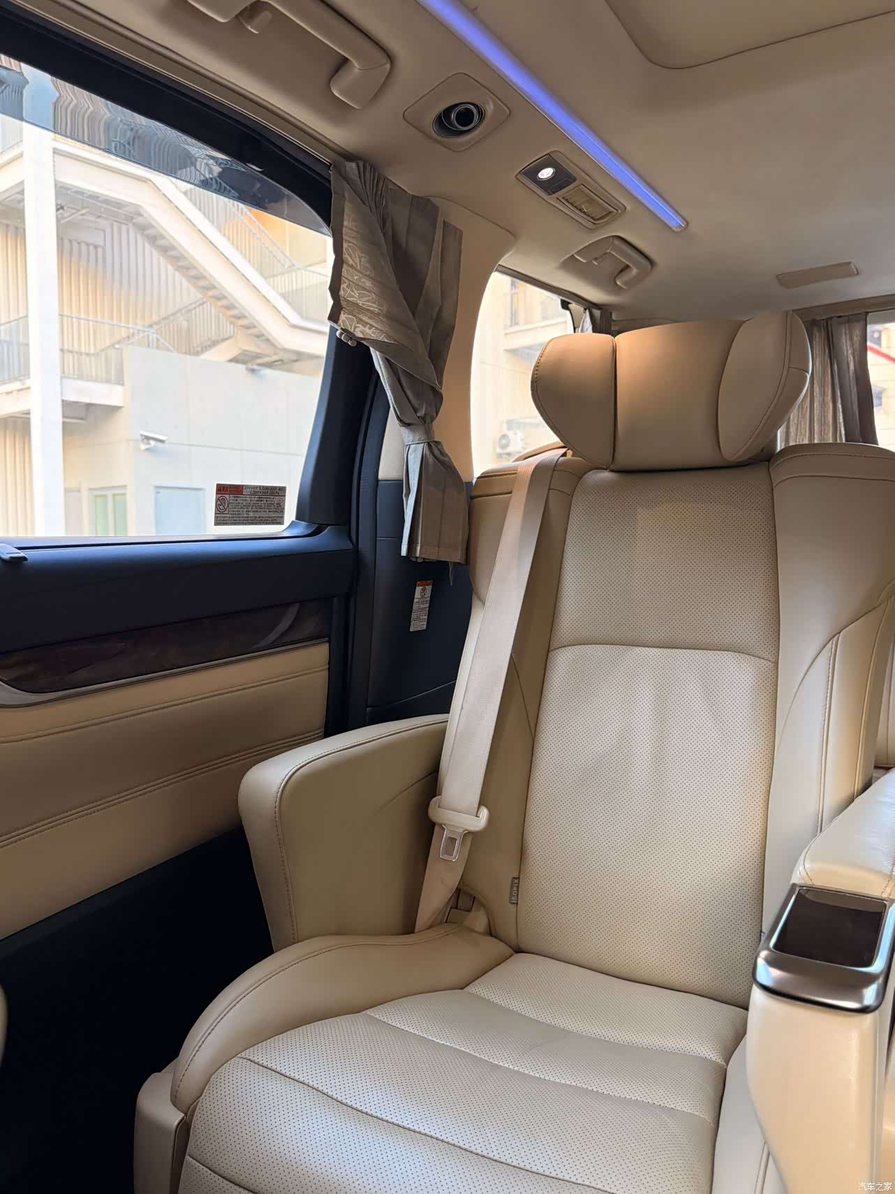 Toyota Alphard, 2019 19